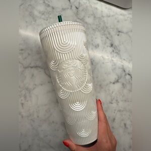 Starbucks 24oz Pearl White Mermaid Cold Cup Tumbler Siren Shell 2022 Green Straw